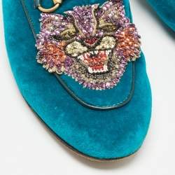 مملوكة مسبقًا Gucci Teal Velvet Tiger Embellished Princetown Flat Mules Size 37