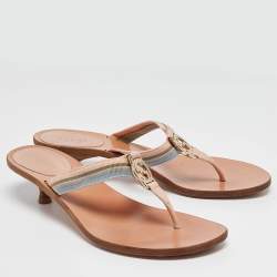 مملوكة مسبقًا Gucci Beige Canvas GG Striped Thong Sandals Size 39