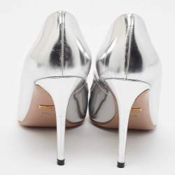 Pre Owned Gucci Silver Leather Studded Cap Toe Pumps Size 39.5