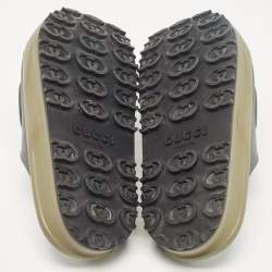 مملوكة مسبقًا Gucci Grey Rubber GG Flat Sandals Size 39