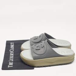 مملوكة مسبقًا Gucci Grey Rubber GG Flat Sandals Size 39