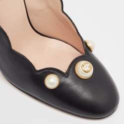 Pre Owned Gucci Black Leather Pumps 38