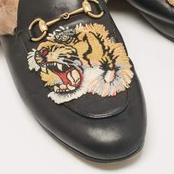 مملوكة مسبقًا Gucci Black Leather and Fur Tiger Embroidered Princetown Mules Size 39