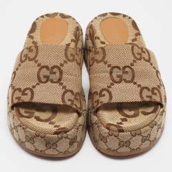 مملوكة مسبقًا Gucci Beige Jumbo GG Canvas Platform Slides Size 38