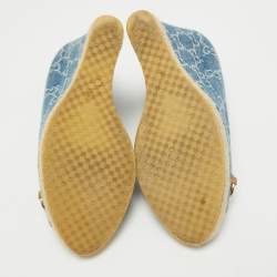 Pre Owned Gucci Blue GG Denim Charlotte Horsebit Peep Toe Wedge Pumps Size 39.5