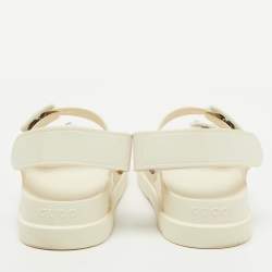 مملوكة مسبقًا Gucci Off White Rubber Mini Double G Logo Dusty Ankle Strap Flat Sandals Size 38