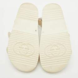 مملوكة مسبقًا Gucci Off White Rubber Mini Double G Logo Dusty Ankle Strap Flat Sandals Size 38