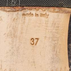 مملوكة مسبقًا حذاء غوتشي برينستاون مسطح جلد أسود مطرز بالورد مقاس 37