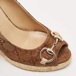 Gucci Beige GG Canvas Charlotte Horsebit Wedge Peep Toe Espadrille Pumps Size 36.5