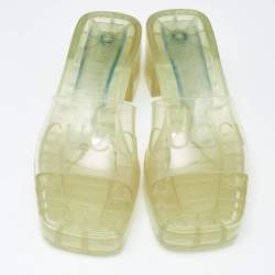 مملوكة مسبقًا Gucci Transparent Rubber Logo Slide Sandals Size 37