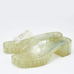 مملوكة مسبقًا Gucci Transparent Rubber Logo Slide Sandals Size 37