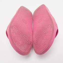 Gucci Pink Rubber Logo Embossed Pool Slides Size 40