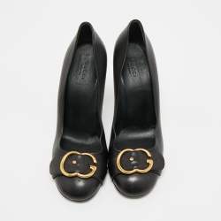 Pre Owned Gucci Black Leather Buckle Round Toe Pumps Size 40