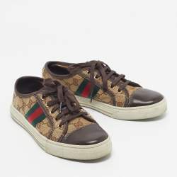 مملوكة مسبقًا حذاء رياضي غوتشي \"آيس\" ببني وبيج من كانفاس جي جي سوبريم وتفاصيل ويب وبنمط منخفض من أعلى مقاس 37