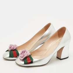 Pre Owned Gucci Metallic Silver Leather Web Bow Rose Detail Pumps Size 40