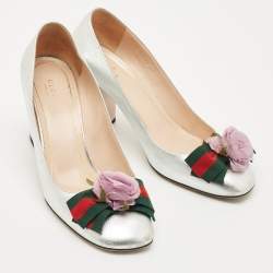Pre Owned Gucci Metallic Silver Leather Web Bow Rose Detail Pumps Size 40