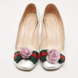 Pre Owned Gucci Metallic Silver Leather Web Bow Rose Detail Pumps Size 40