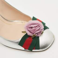Pre Owned Gucci Metallic Silver Leather Web Bow Rose Detail Pumps Size 40