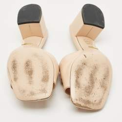 مملوكة مسبقًا صندل سلايد غوتشي زومي جلد بيج مقاس 38.5