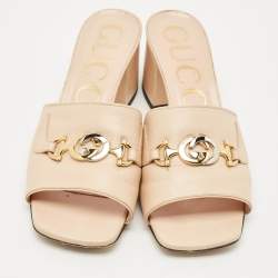 مملوكة مسبقًا صندل سلايد غوتشي زومي جلد بيج مقاس 38.5