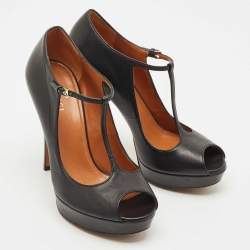 Pre Owned Gucci Black Leather Betty T-Strap Platform Pumps Size 38.5