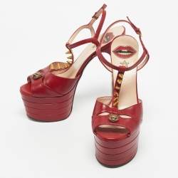 Pre Owned صندل غووتشي سيور كاحل منصة مكلل بجلد أحمر مرصع مقاس 38.5