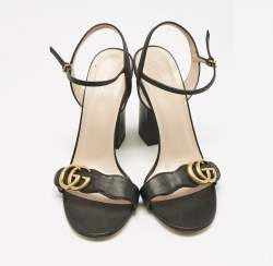 مملوكة مسبقًا صندل سير كاحل غوتشي جي جي مارمونت جلد أسود مقاس 39.5