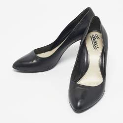 مملوكة مسبقًا Gucci Black Leather Round Toe Pumps Size 39