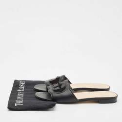 مملوكة مسبقًا صندل سلايدز غوتشي جلد أسود بتصميم حرف G مقاس 38.5