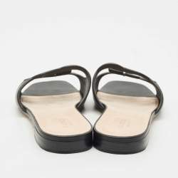 مملوكة مسبقًا صندل سلايدز غوتشي جلد أسود بتصميم حرف G مقاس 38.5