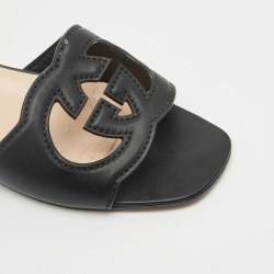 مملوكة مسبقًا صندل سلايدز غوتشي جلد أسود بتصميم حرف G مقاس 38.5