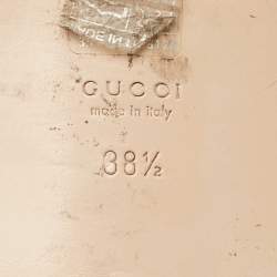 مملوكة مسبقًا صندل سلايدز غوتشي جلد أسود بتصميم حرف G مقاس 38.5