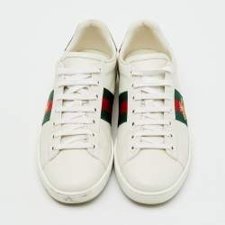 مملوكة مسبقًا حذاء رياضي غوتشي منخفض من أعلى نحل مطرز جلد أبيض مقاس 37.5