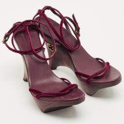 مملوكة مسبقًا Gucci Burgundy Velvet Ankle Strap Wedge Sandals Size 38