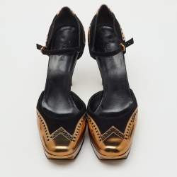 مملوكة مسبقًا Gucci Black/Gold Suede and Patent Leather Ankle Strap Platform Pumps Size 40