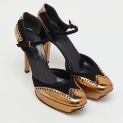 مملوكة مسبقًا Gucci Black/Gold Suede and Patent Leather Ankle Strap Platform Pumps Size 40