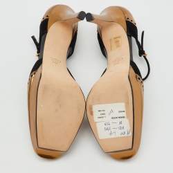 مملوكة مسبقًا Gucci Black/Gold Suede and Patent Leather Ankle Strap Platform Pumps Size 40