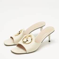 مملوكة مسبقًا صندل سلايد غوتشي بلوندي جلد أبيض عاجي مقاس 37.5