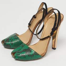 مملوكة مسبقًا صندل غوتشي مقدمة مفتوحة سيور كاحل سويدي مع جلد نقش ثعبان أخضر مقاس 38