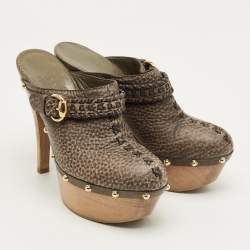 Pre Owned Gucci Olive Green Leather Janis Studded Clogs Size 38
