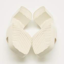 Pre Owned Gucci White Rubber Logo Slide Sandals Size 38