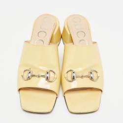 مملوكة مسبقًا Gucci Horsebit Size 39.5 Yellow Patent Leather Slide Sandals