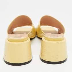 مملوكة مسبقًا Gucci Horsebit Size 39.5 Yellow Patent Leather Slide Sandals