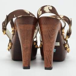 مملوكة مسبقًا صندل غوتشي برباط حول الكاحل نقشة زهور بني كانفس منصة خشبية مقاس 37