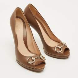 مملوكة مسبقًا Gucci Horsebit Size 39.5 Brown Leather Peep Toe Pumps