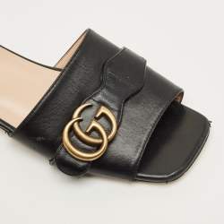 مملوكة مسبقًا شَبْشَب فلات غوتشي جي متشابك جلد أسود بمشبك مقاس 37