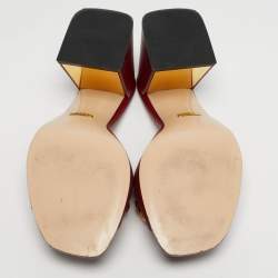 مملوكة مسبقًا صندل غوتشي سلايد جلد أحمر بكعب هورسبيت مقاس 38