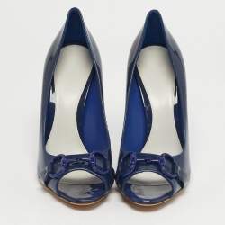مملوكة مسبقًا Gucci Horsebit Size 38 Navy Blue Patent Leather Peep Toe Pumps