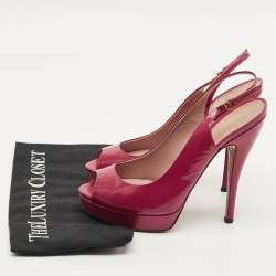 مملوكة مسبقًا حذاء كعب عالي غوتشي أزرق لامع مفتوح من الأمام بحزام خلفي مقاس 40.5