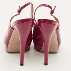 مملوكة مسبقًا حذاء كعب عالي غوتشي أزرق لامع مفتوح من الأمام بحزام خلفي مقاس 40.5